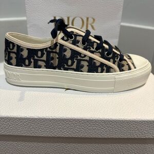 NEW DIOR Walk'n'Dior Sneaker